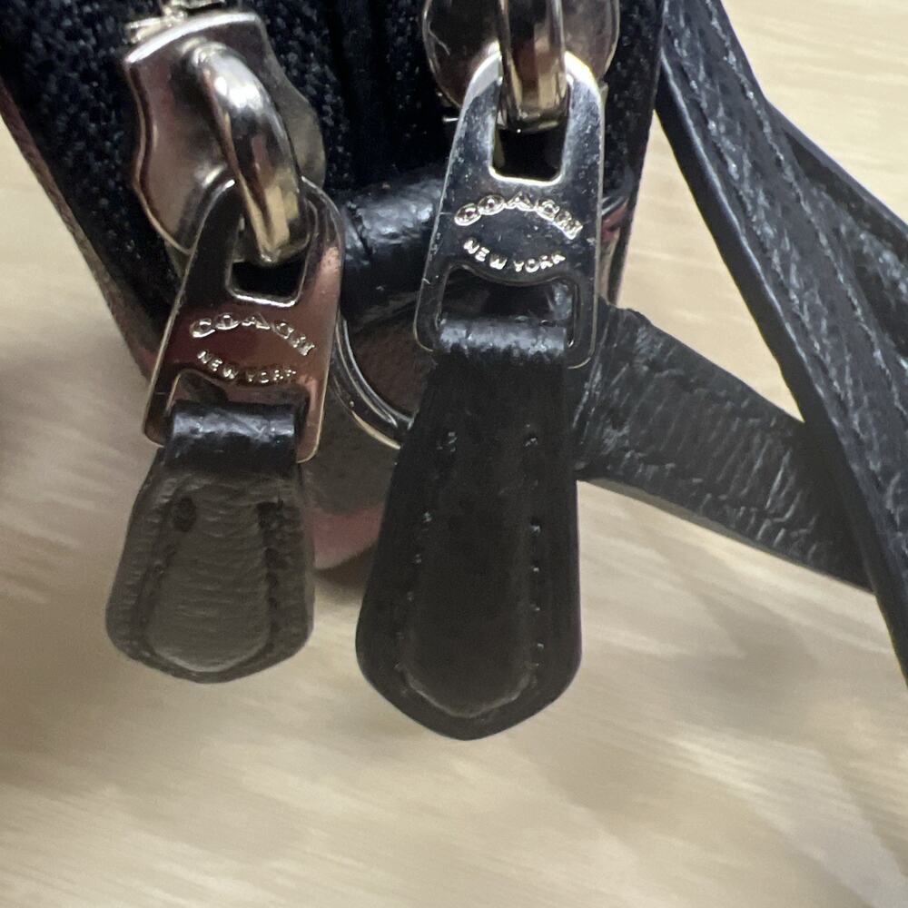 COACH Ocelot Vintage Print Pouch Crossbody Black/Red G1580 Made In Vietnam - Picture 8 of 16